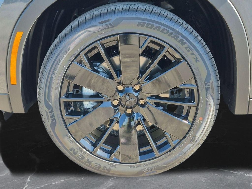 2026 Mitsubishi Outlander LE
