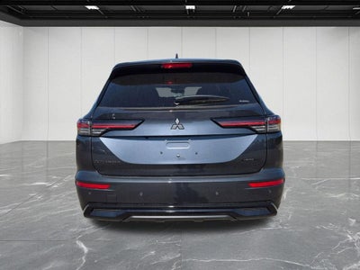2026 Mitsubishi Outlander LE