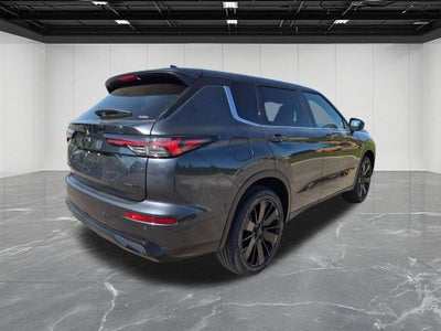 2026 Mitsubishi Outlander LE