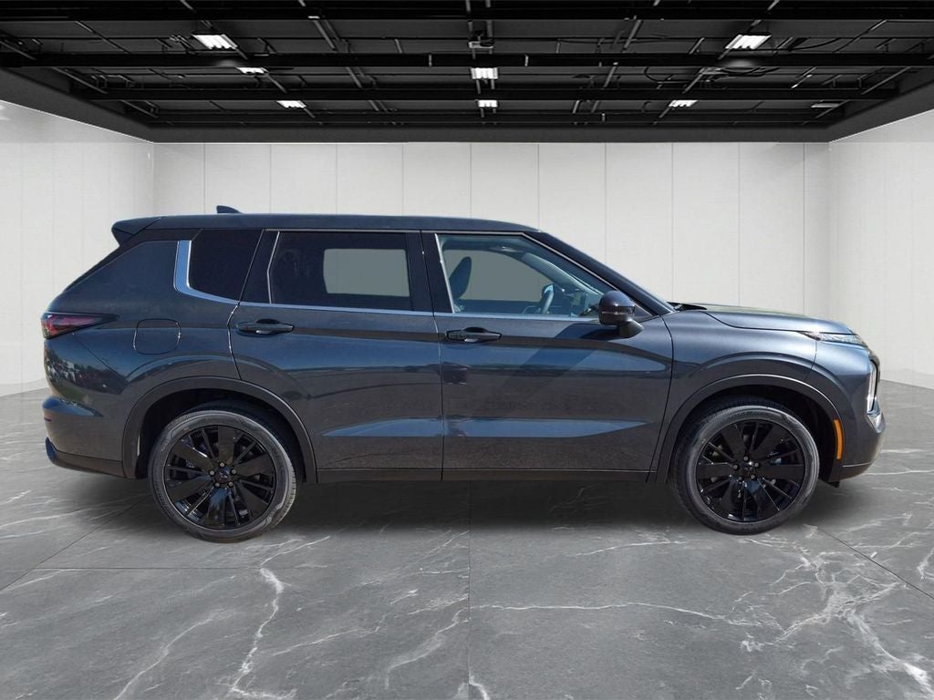 2026 Mitsubishi Outlander LE