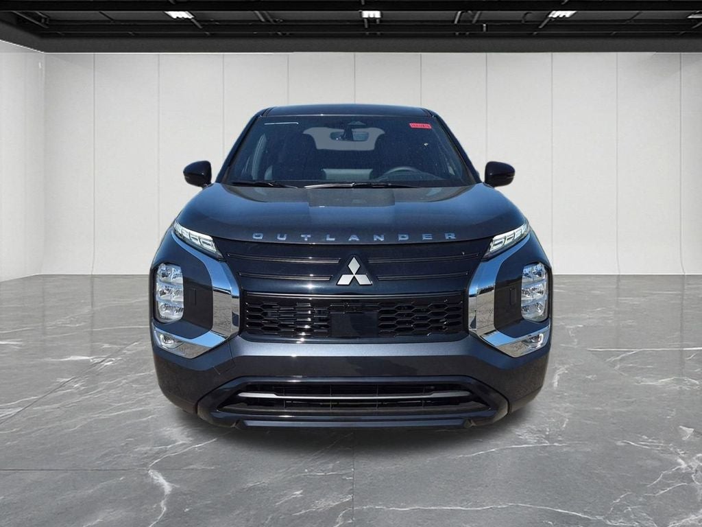 2026 Mitsubishi Outlander LE