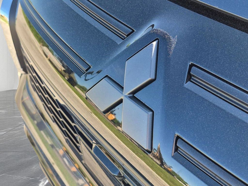 2026 Mitsubishi Outlander LE