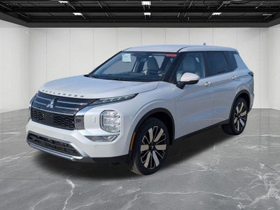 2026 Mitsubishi Outlander SE