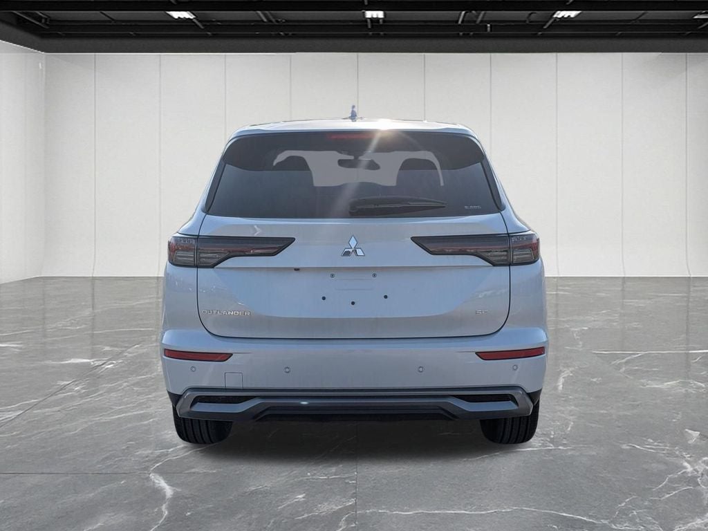 2026 Mitsubishi Outlander SE