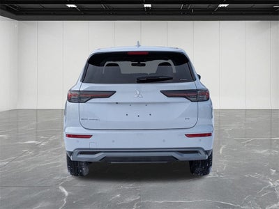 2026 Mitsubishi Outlander SE
