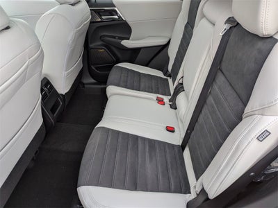 2026 Mitsubishi Outlander SE