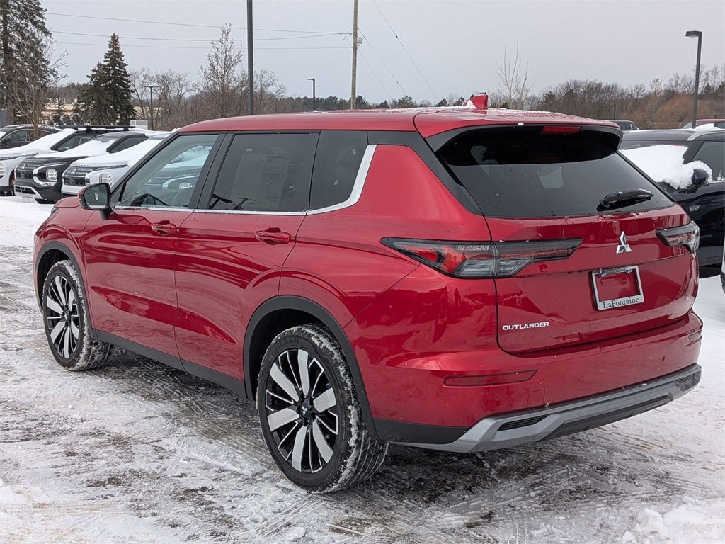 2026 Mitsubishi Outlander SE