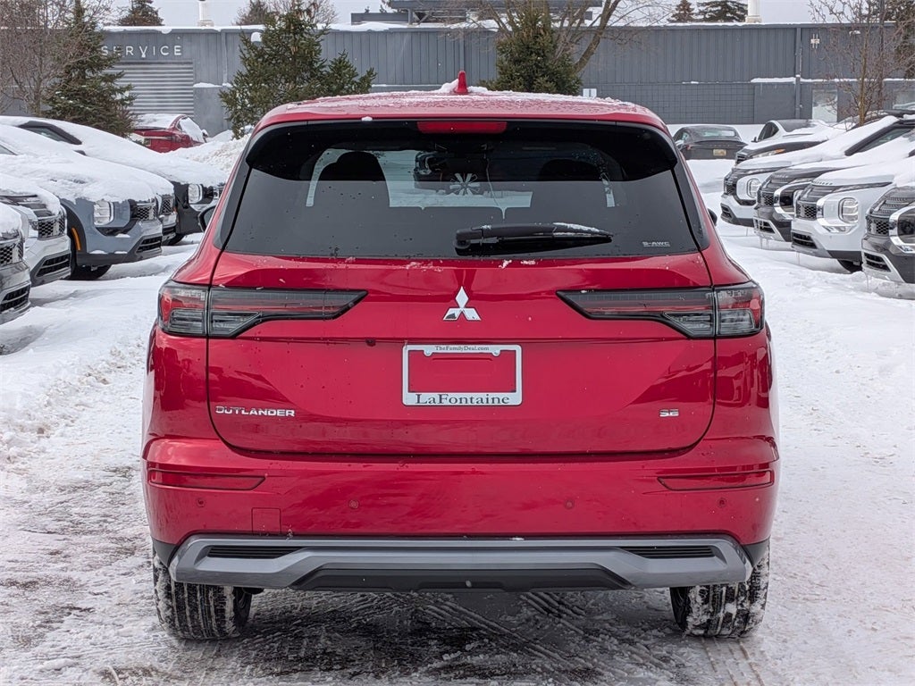 2026 Mitsubishi Outlander SE