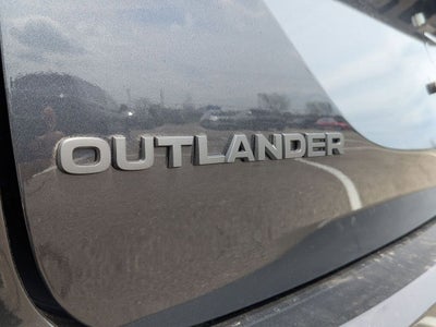 2026 Mitsubishi Outlander LE