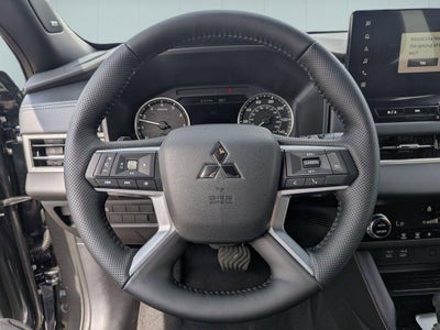 2026 Mitsubishi Outlander LE