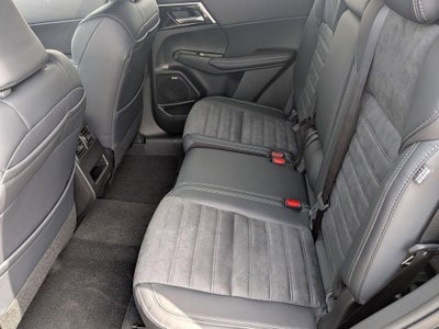 2026 Mitsubishi Outlander LE