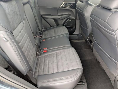 2026 Mitsubishi Outlander LE