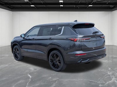 2026 Mitsubishi Outlander LE