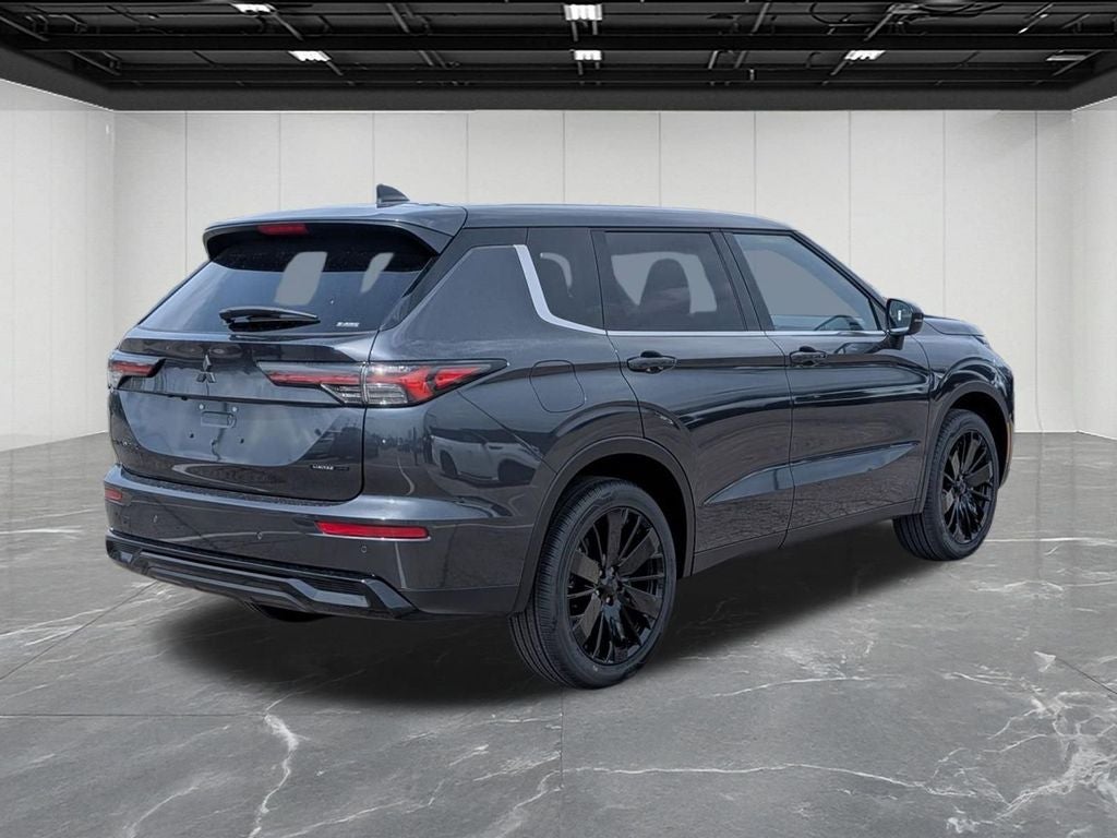 2026 Mitsubishi Outlander LE
