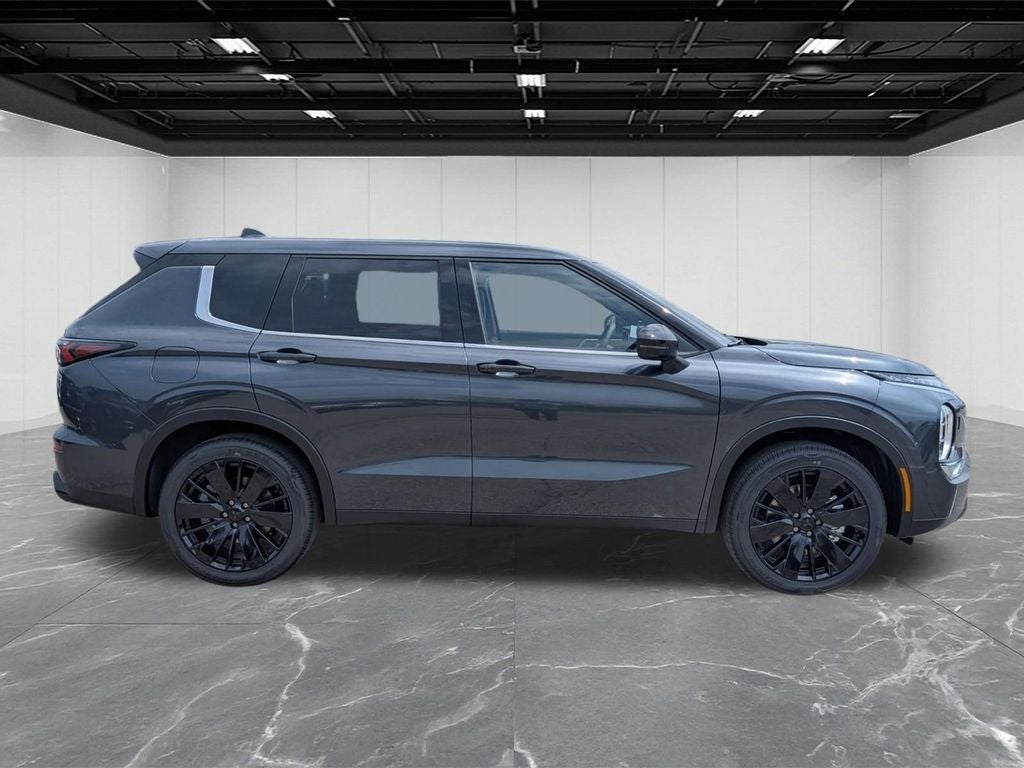 2026 Mitsubishi Outlander LE