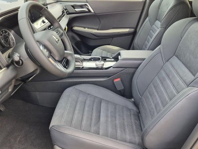 2026 Mitsubishi Outlander LE