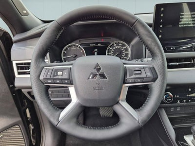 2026 Mitsubishi Outlander LE