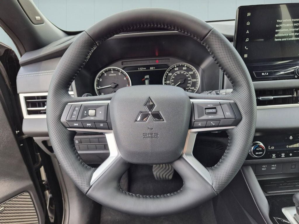 2026 Mitsubishi Outlander LE