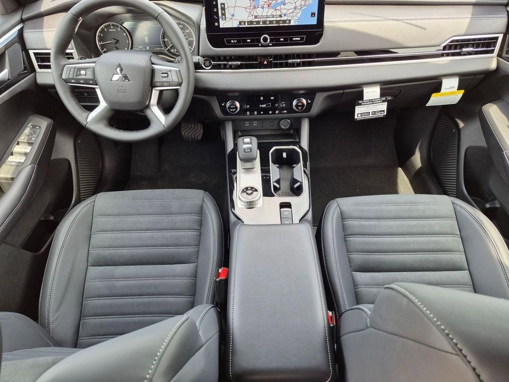 2026 Mitsubishi Outlander LE