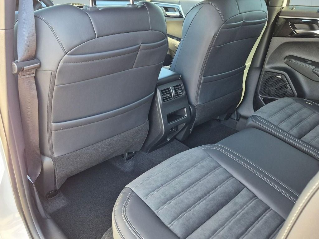 2026 Mitsubishi Outlander LE