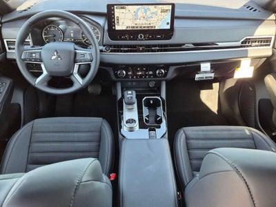 2026 Mitsubishi Outlander LE