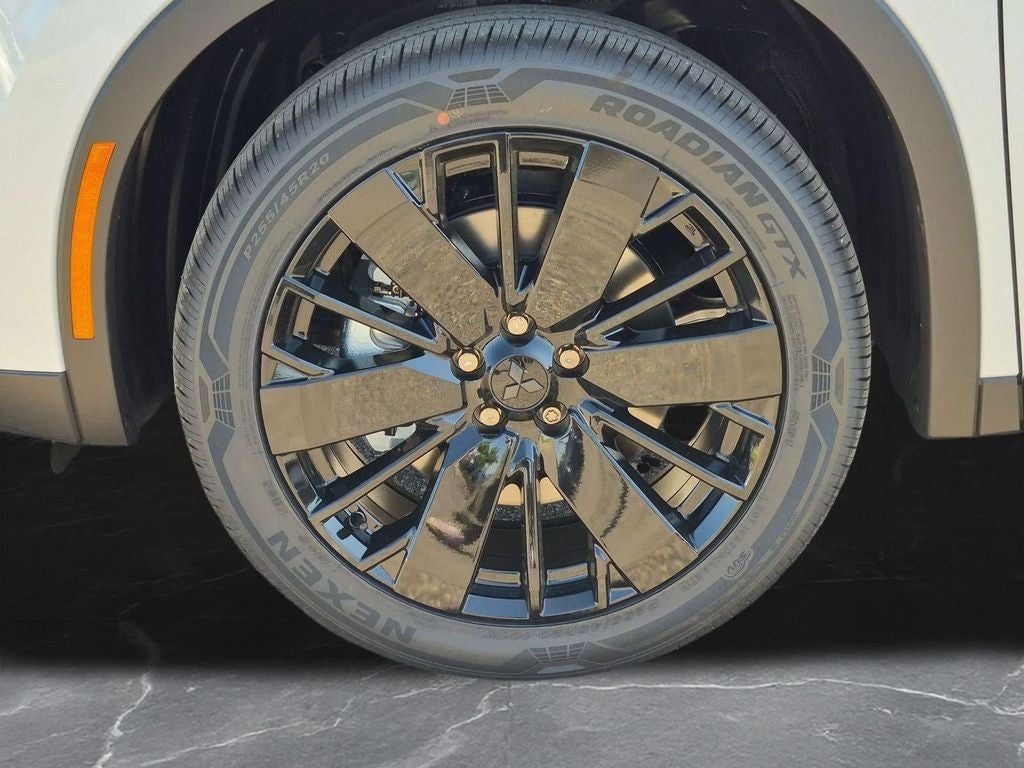2026 Mitsubishi Outlander LE