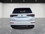 2026 Mitsubishi Outlander LE