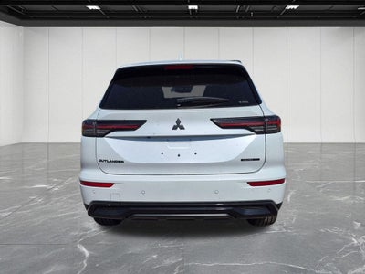 2026 Mitsubishi Outlander LE
