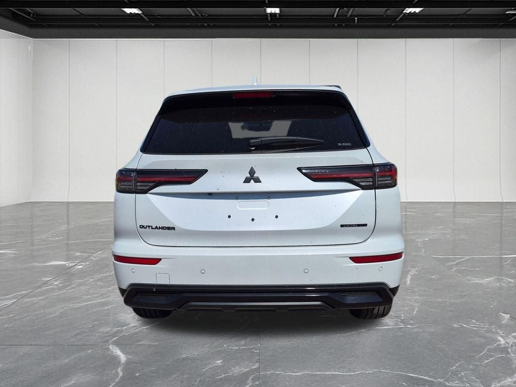 2026 Mitsubishi Outlander LE