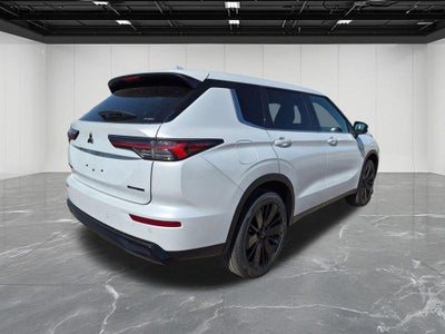 2026 Mitsubishi Outlander LE