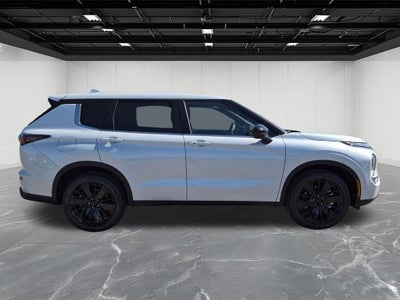 2026 Mitsubishi Outlander LE