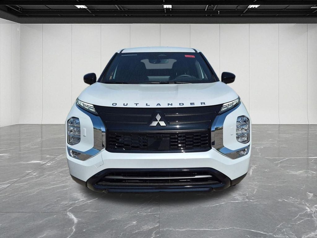 2026 Mitsubishi Outlander LE