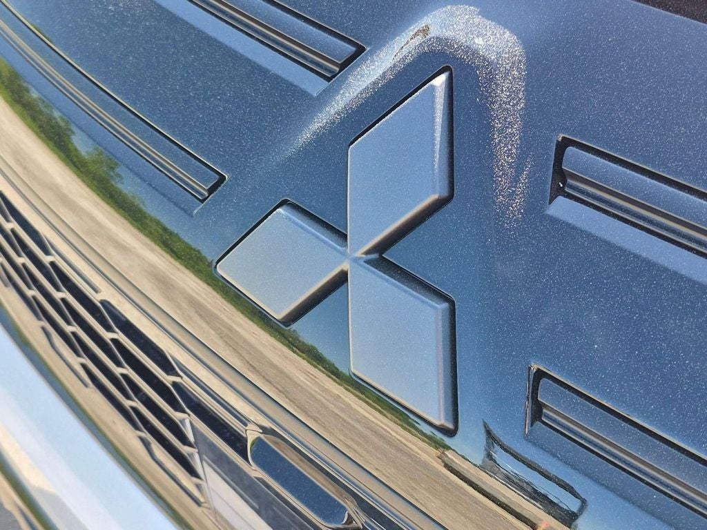 2026 Mitsubishi Outlander LE