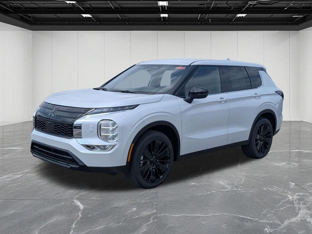 2026 Mitsubishi Outlander LE