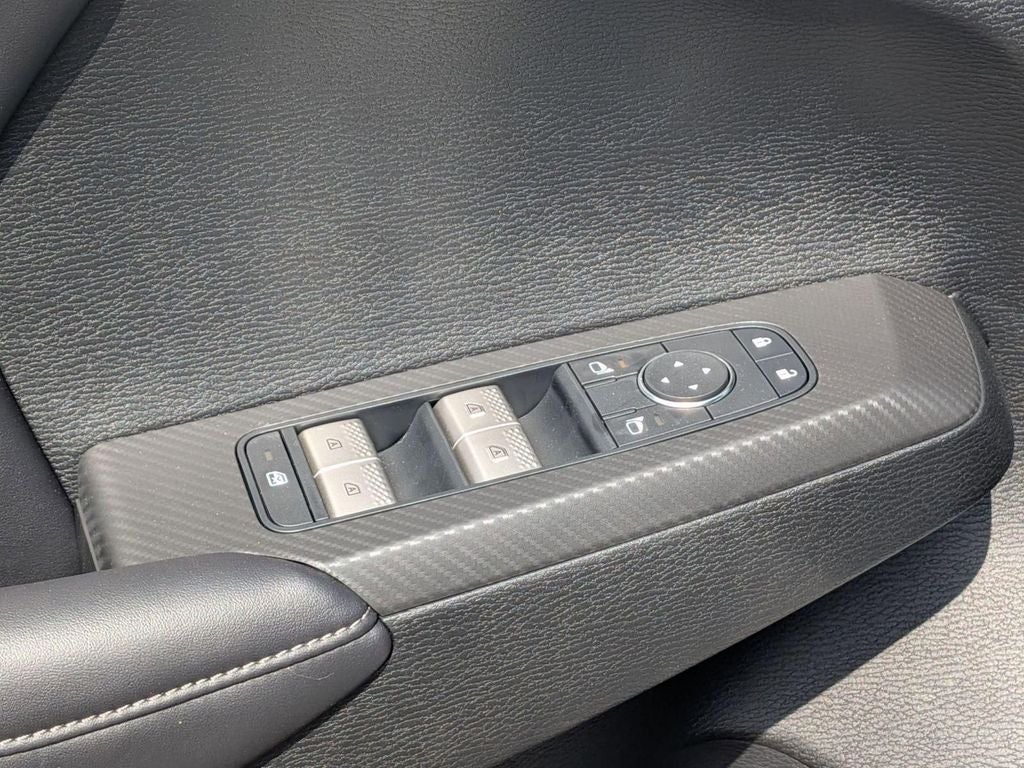 2026 Mitsubishi Outlander LE