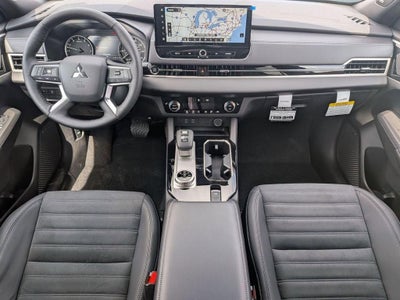 2026 Mitsubishi Outlander LE