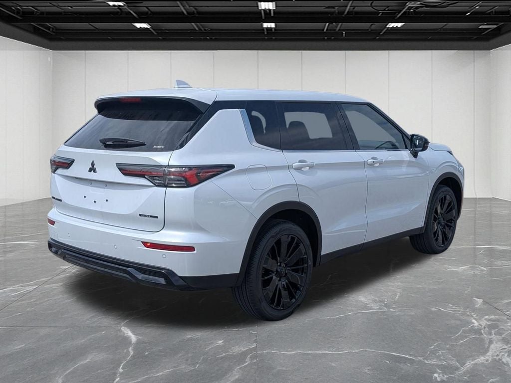2026 Mitsubishi Outlander LE