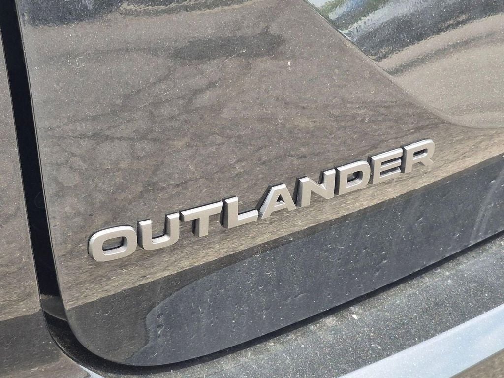 2026 Mitsubishi Outlander LE