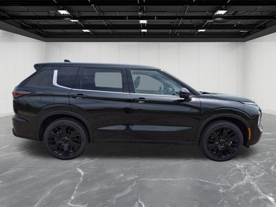 2026 Mitsubishi Outlander LE