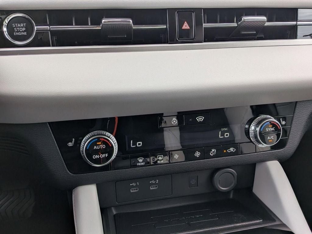 2026 Mitsubishi Outlander SE