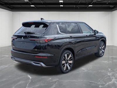 2026 Mitsubishi Outlander SE