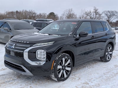 2026 Mitsubishi Outlander SE