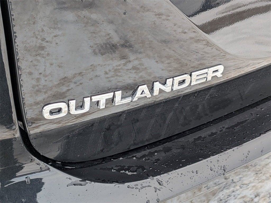 2026 Mitsubishi Outlander SE