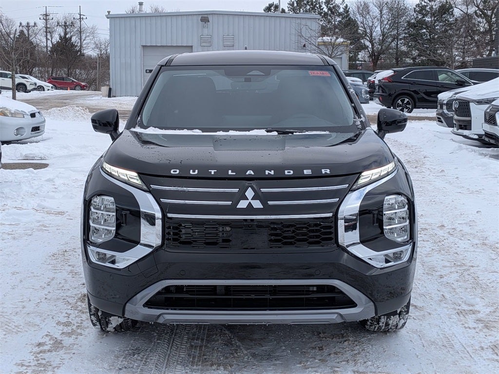 2026 Mitsubishi Outlander SE