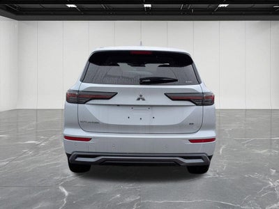 2026 Mitsubishi Outlander SE