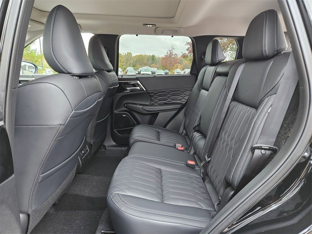 2025 Mitsubishi Outlander SEL