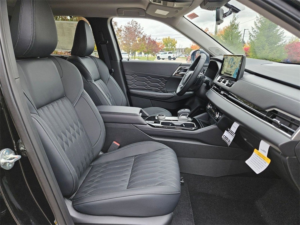 2025 Mitsubishi Outlander SEL