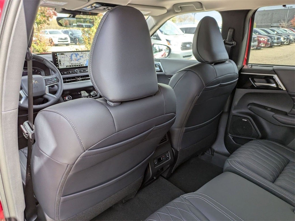 2025 Mitsubishi Outlander SEL