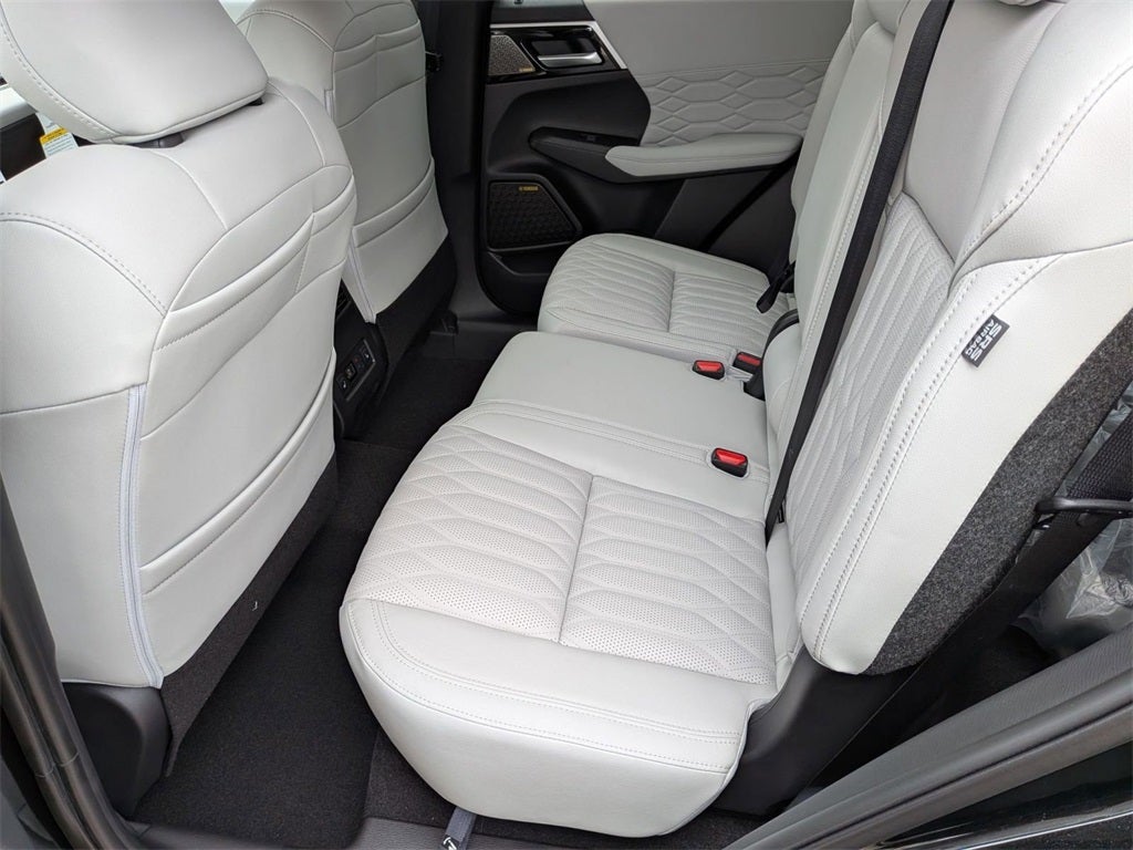 2025 Mitsubishi Outlander SEL