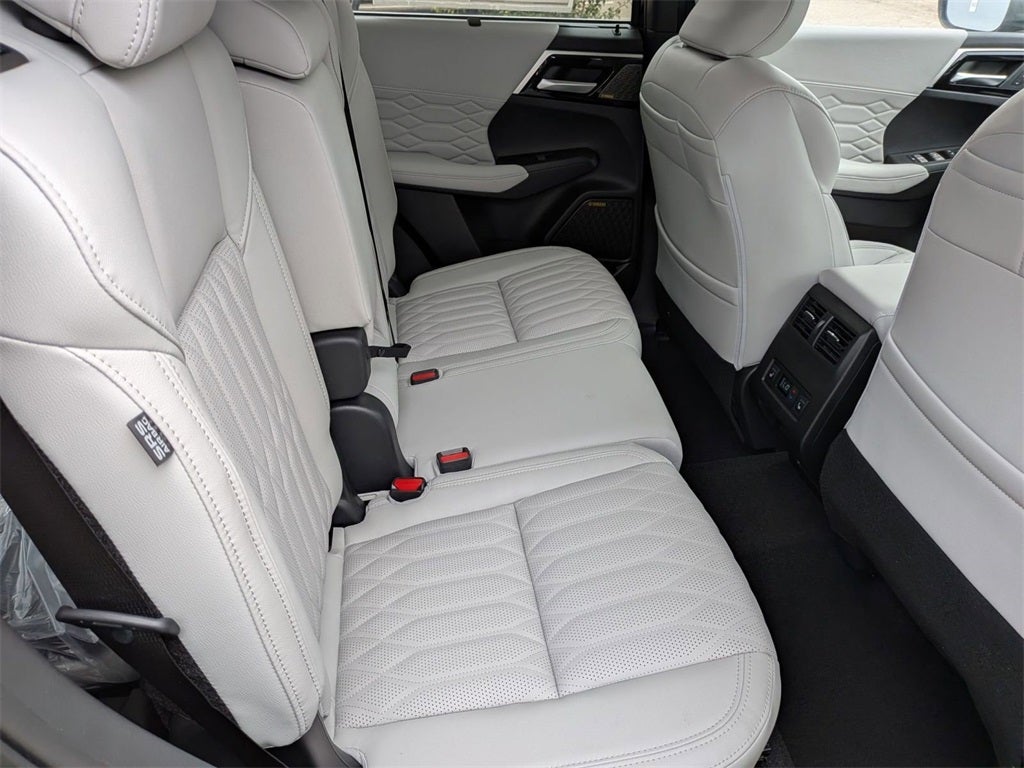 2025 Mitsubishi Outlander SEL